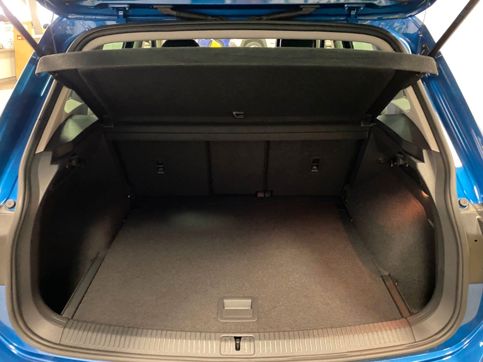 Fahrzeugabbildung Volkswagen Tiguan 1.5 TSI Comfortline+AHK+NAVIGATION+ACC+CD