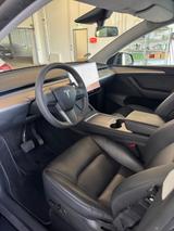 Tesla Model Y Long Range Dual Motor AWD Long Range - Tesla Model Y in Hannover