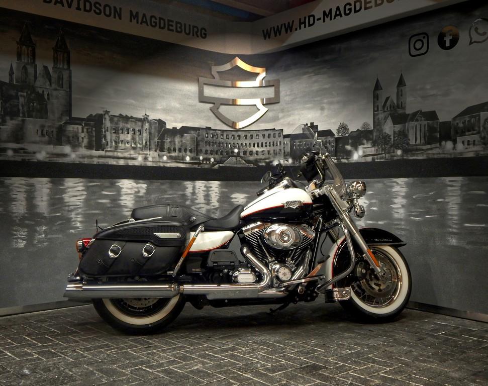 Harley-Davidson FLHRC103 ROAD KING CLASSIC 