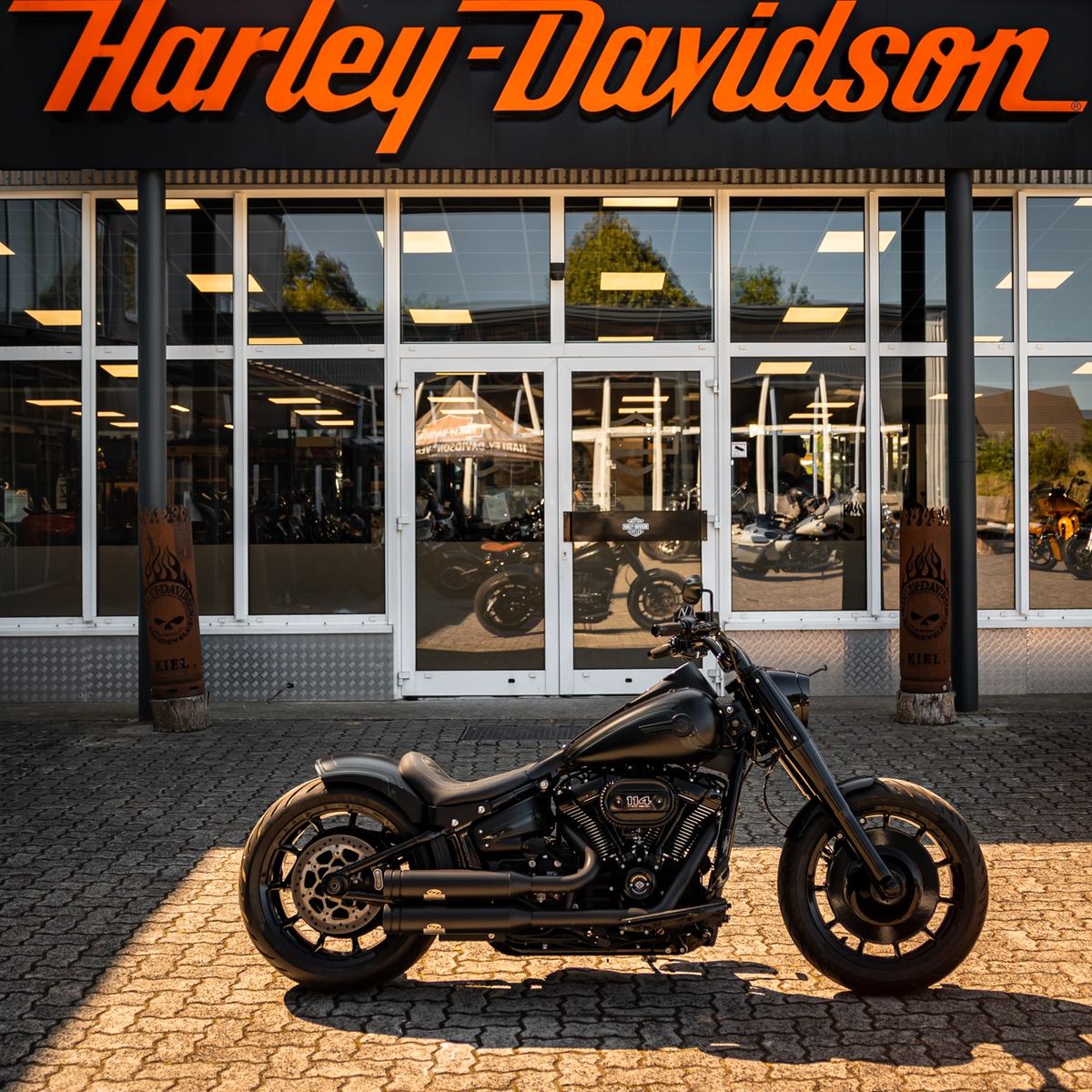 Fahrzeugabbildung Harley-Davidson DARK BOY 114 ci - FAT BOY FLFBS - JEKILL & HYDE