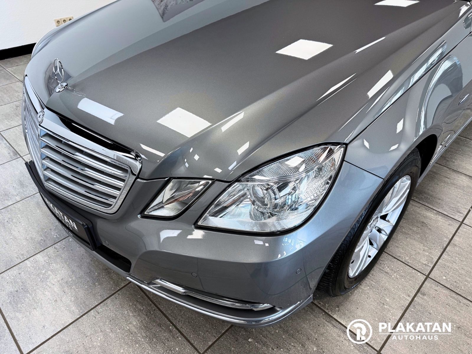 Fahrzeugabbildung Mercedes-Benz E 250 CDI T-Modell Leder AHK MB-Service