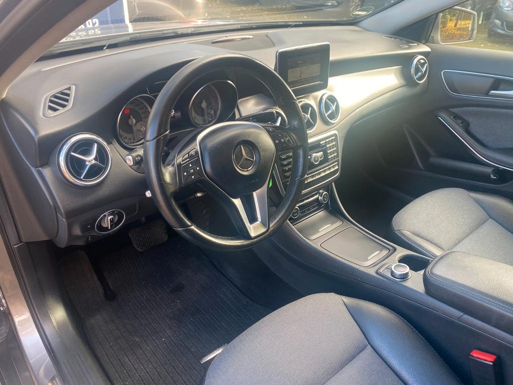 Mercedes-Benz GLA 220