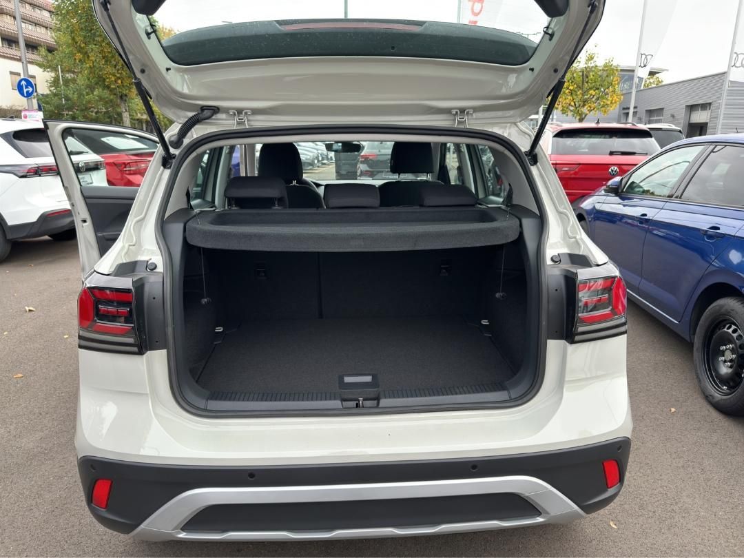 Fahrzeugabbildung Volkswagen T-Cross Life Life,IQ DRIVE Paket,GJR,App Connect