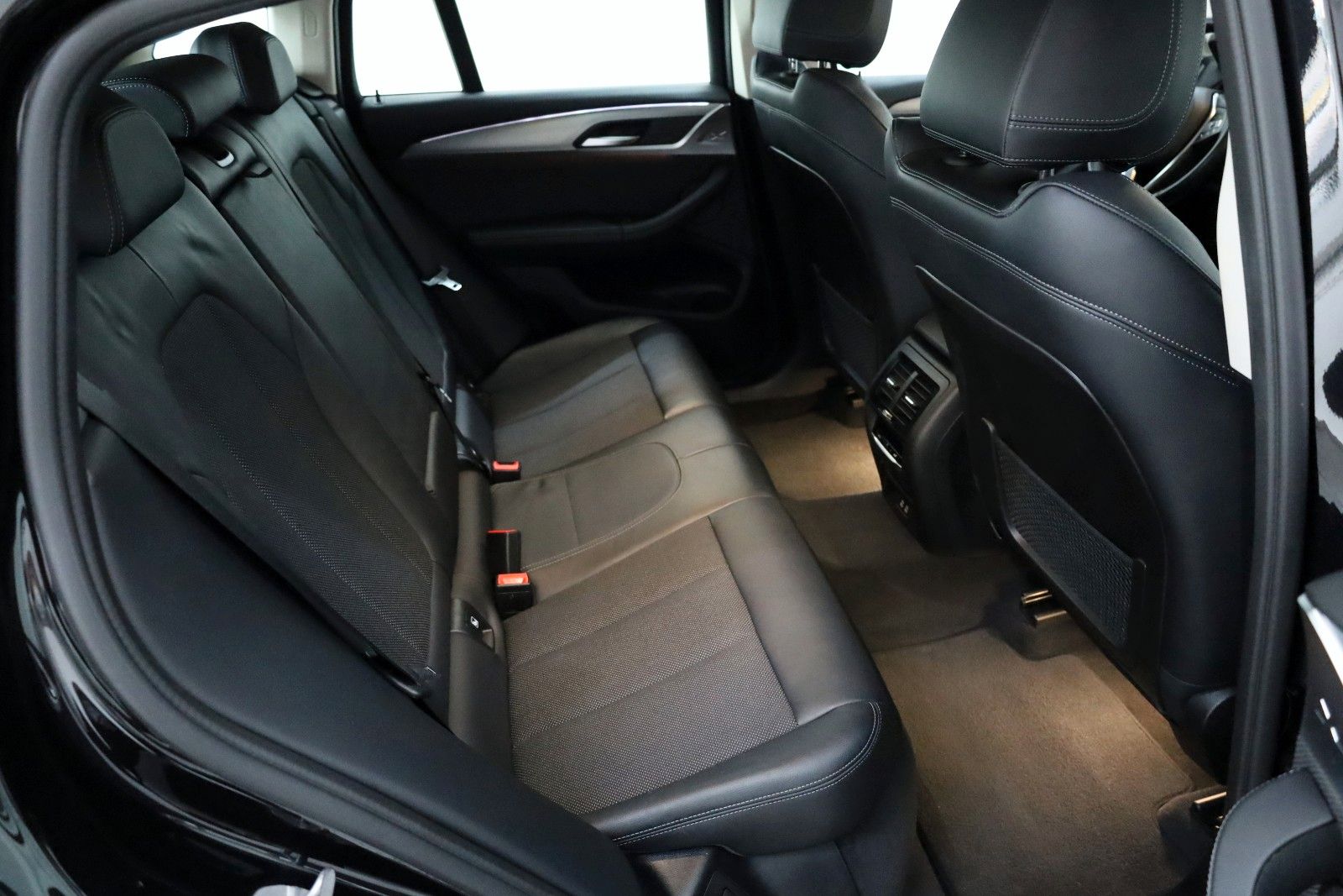 Fahrzeugabbildung BMW X4 xDrive 20 d xLine,Navi,SH,Kamera,H&K,Panorama