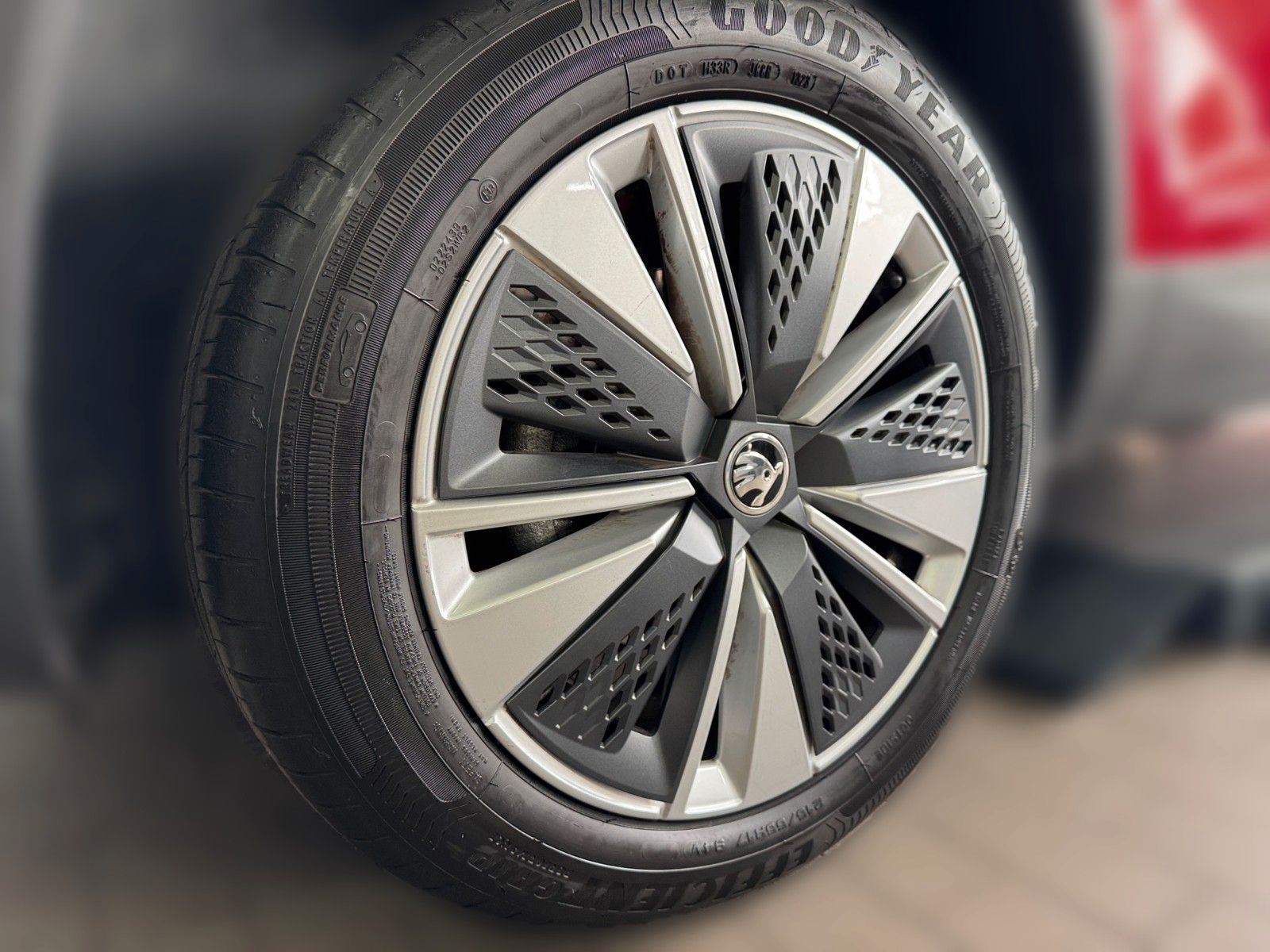 Fahrzeugabbildung SKODA Karoq Ambition 1.0 TSI