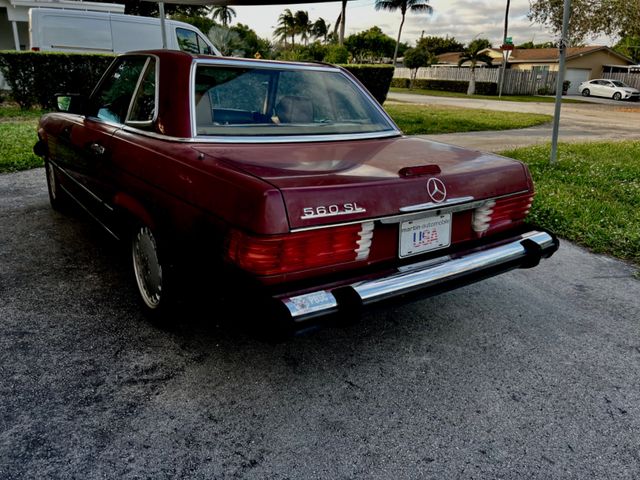 Mercedes-Benz SL 560