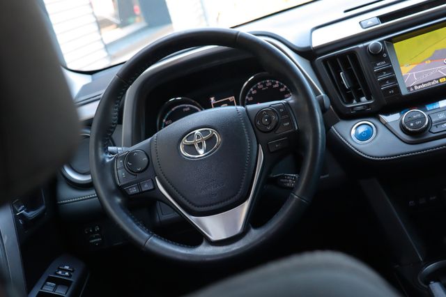 Fahrzeugabbildung Toyota RAV4 2.5 VVT 4WD Team D Hybrid Automatik Navi