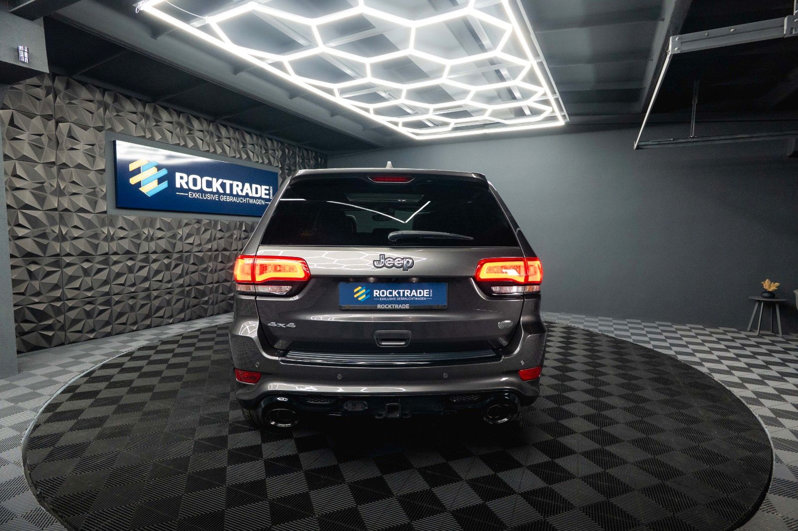 Fahrzeugabbildung Jeep Grand Cherokee 5.7 V8 SRT OVERLAND *Pano*ACC*19%