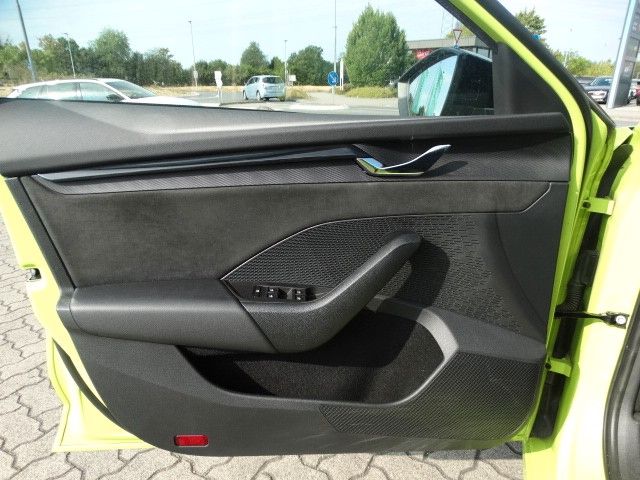 ŠKODA Octavia Octavia Combi 2.0 TDI DSG RS 4x4 – Bild 11 von 20