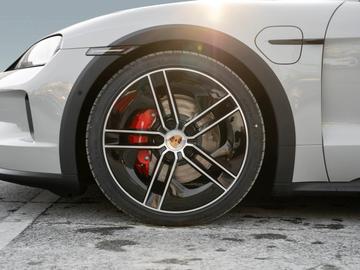 صورة 6 لـ 2025 Porsche TAYCAN