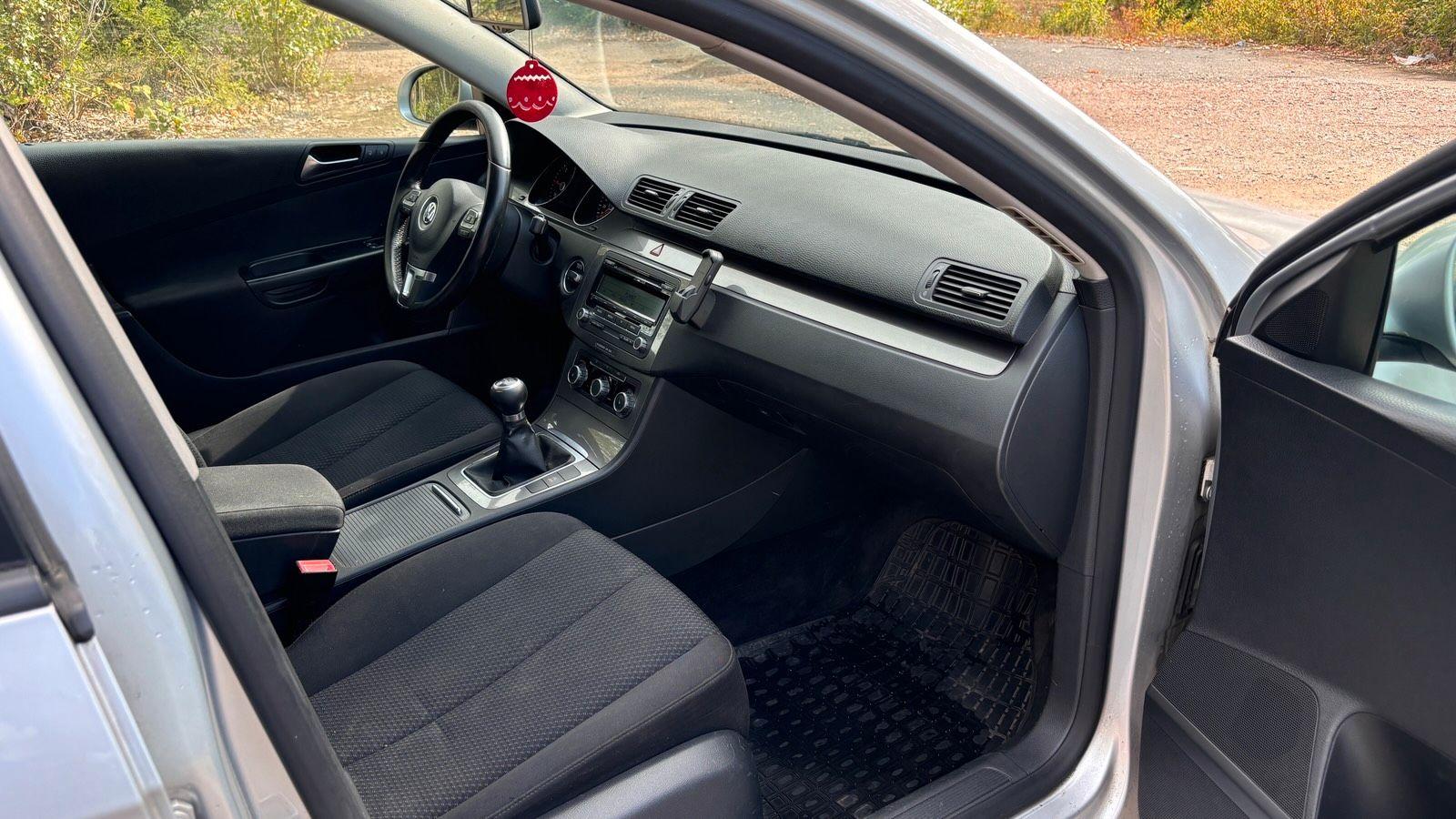 Volkswagen Passat 2010 — photo 13