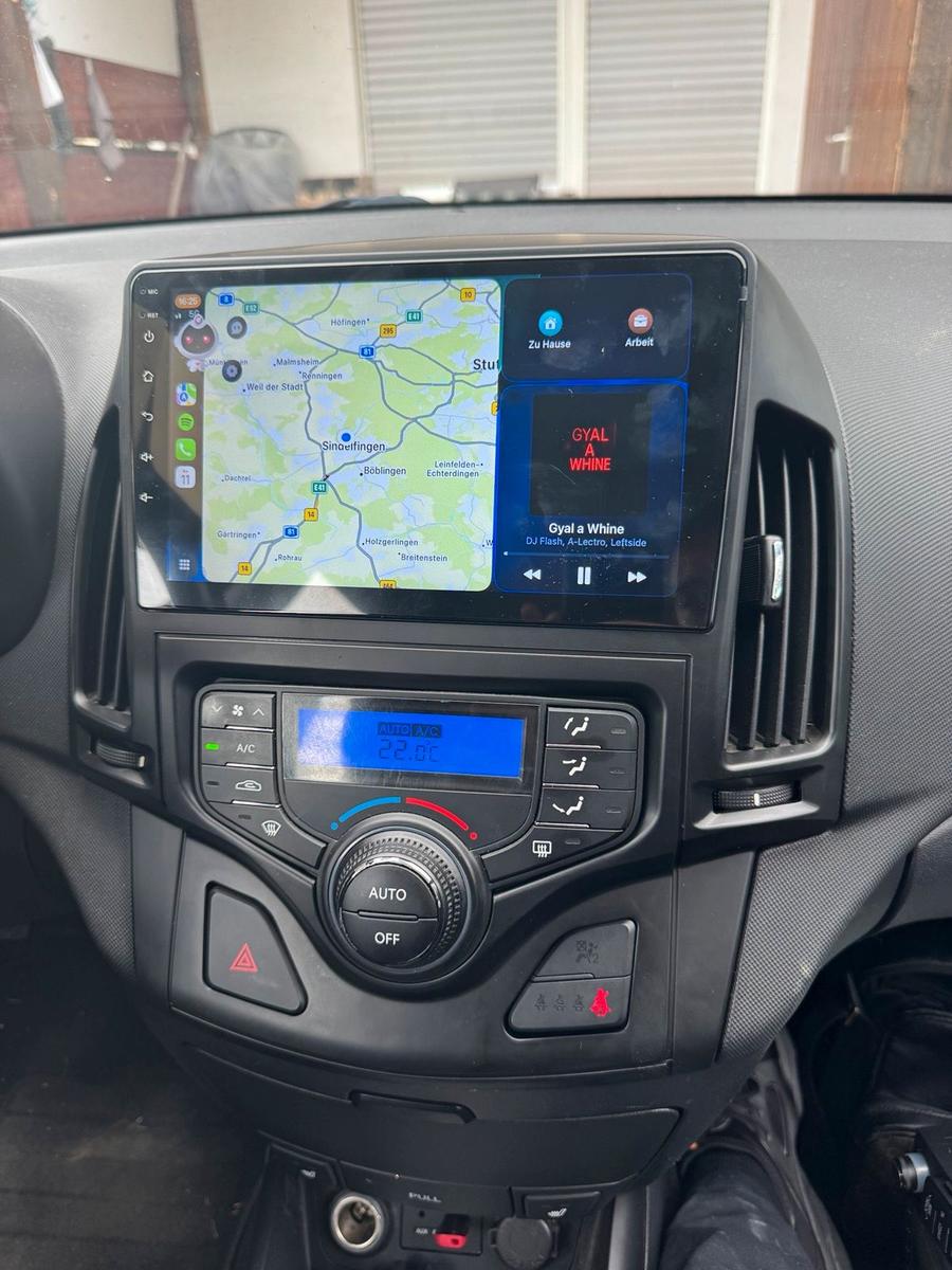 Hyundai i30 2011 — photo 8