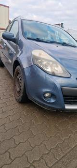 Renault Clio 1,2 mit TÜV 03 /2027 - Renault Alaskan in Berlin