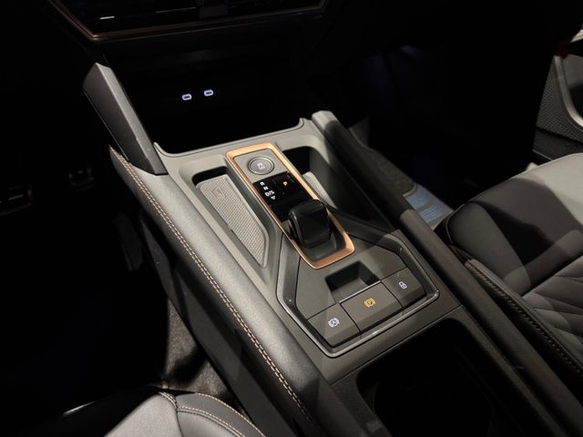Leon 2.0 TSI VZ Leder Sennheiser Matrix AHK Inte