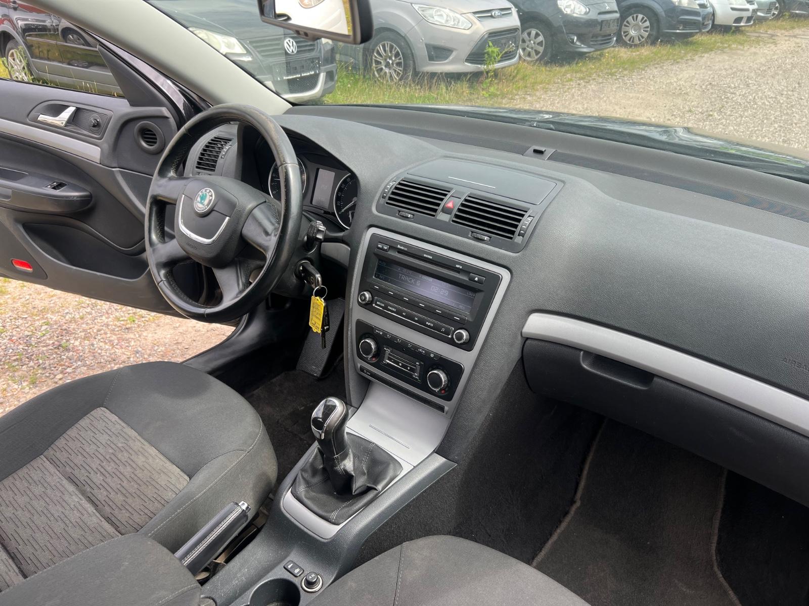 Skoda Octavia 2012 — photo 27