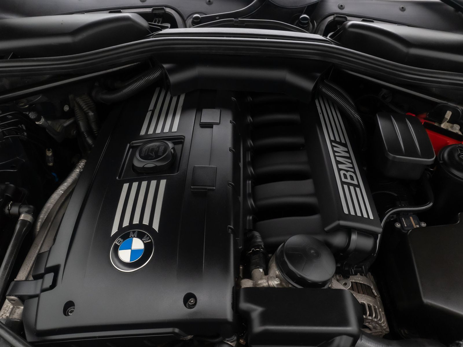 Fahrzeugabbildung BMW 530i M Sport Xenon NaviPro AHK HiFi Memory Leder