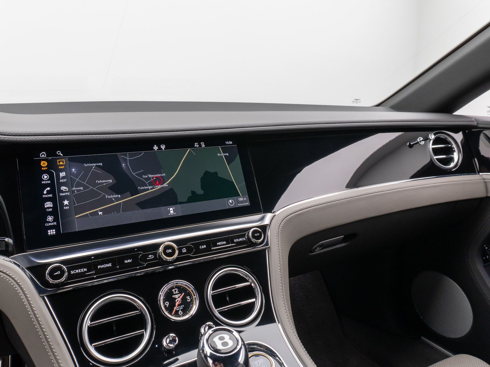 Fahrzeugabbildung Bentley Continental GTC W12 Mulliner 360°HUD NightVision