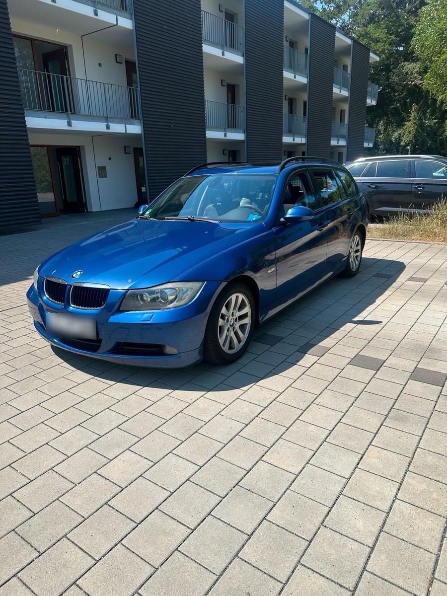 BMW 320