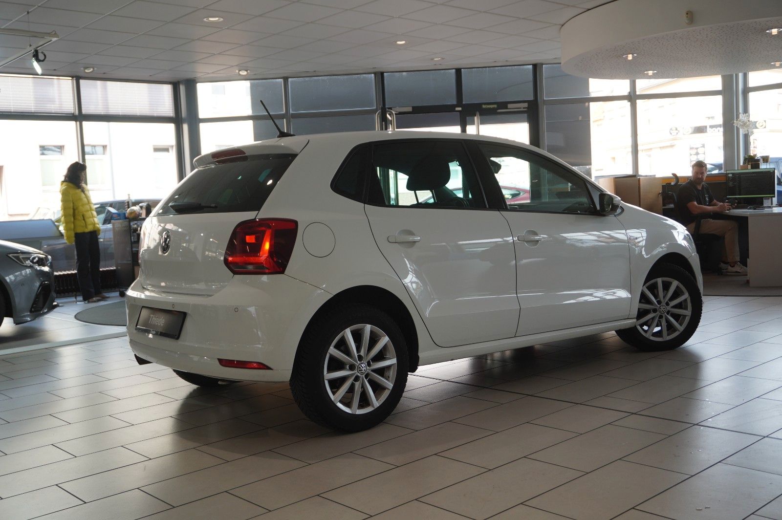 Fahrzeugabbildung Volkswagen Polo V 1.2 TSI LOUNGE DSG NAVI/KLIMA/PDC/TEMP.