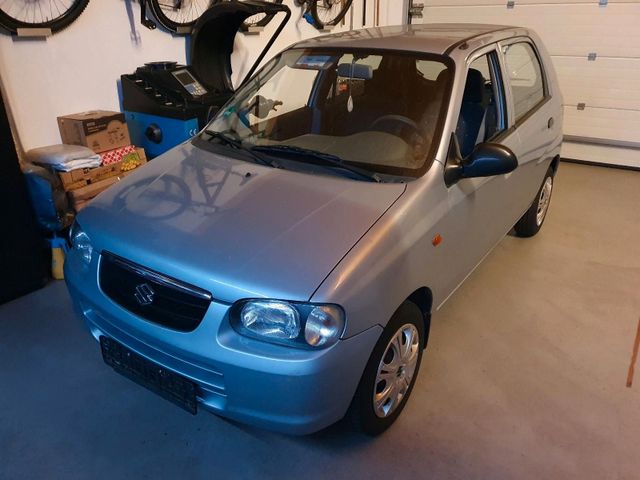 Suzuki Alto 1.1L, 63 PS, wenig Kilometer