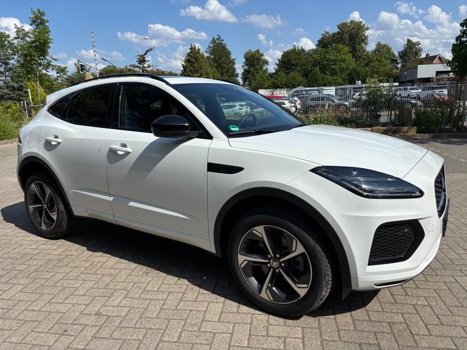 Jaguar E-Pace P160 R-Dynamic SE Pano