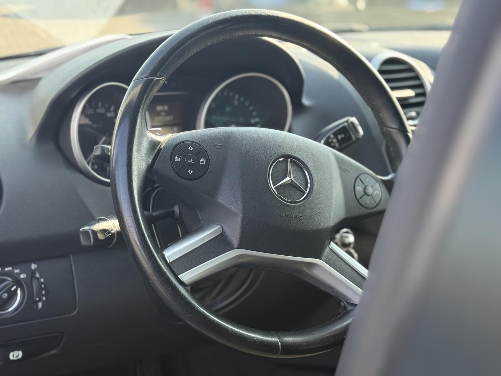 Mercedes-Benz ML300 2011 — photo 11