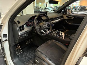 Audi Q7 - 7