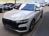 Audi Q8 55 TFSI e quattro HUD PANO LEDER - Audi Q8 in Stuttgart