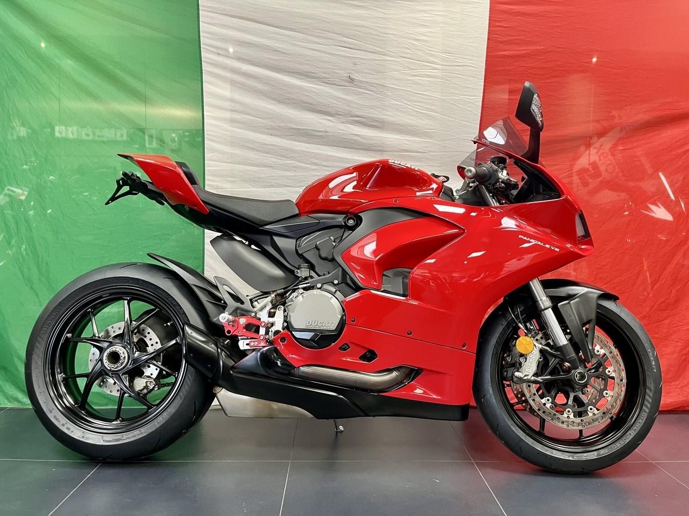 Ducati Panigale V2