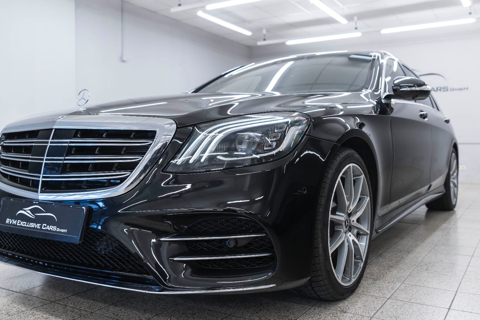 Fahrzeugabbildung Mercedes-Benz S 560 BURMESTER MASSAGE LED HUD 360° LUFT PANO