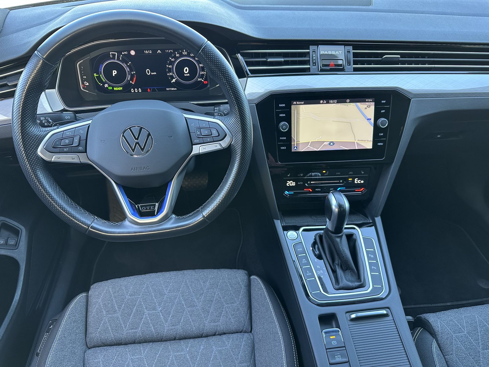 Fahrzeugabbildung Volkswagen Passat Variant GTE NAV+LED+AHK+HEADUP+DCC+18ZOLL