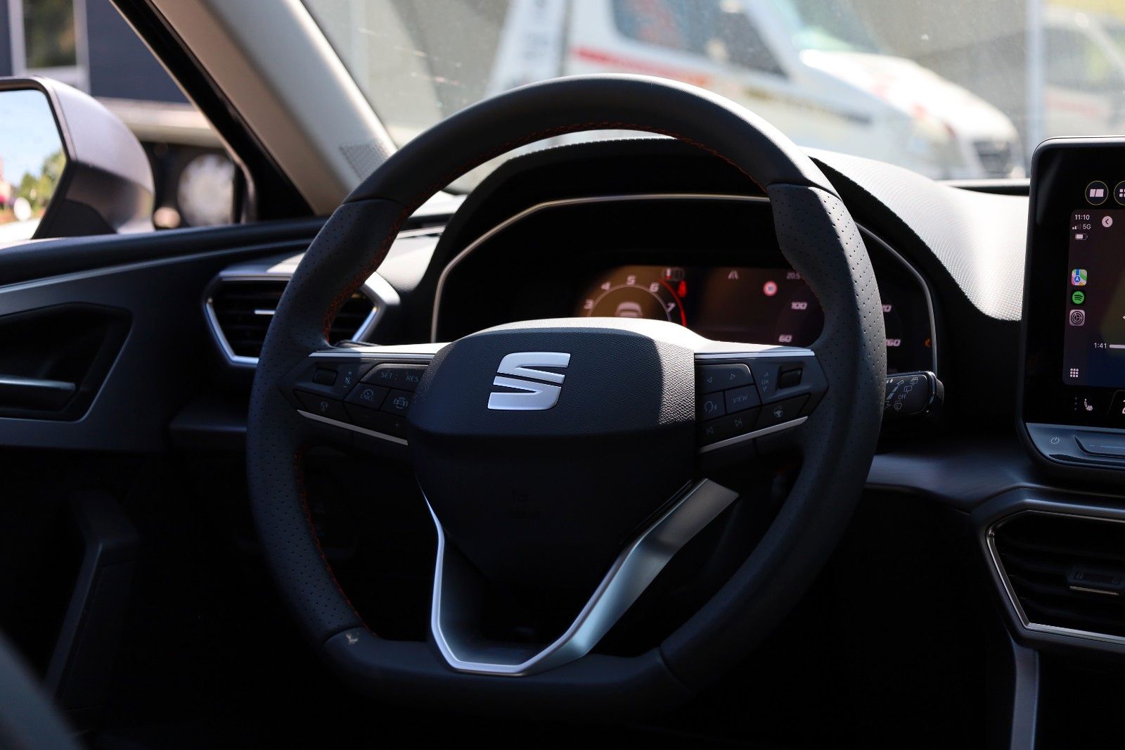 Fahrzeugabbildung SEAT Leon Sportstourer 1.5 eTSI FR *DSG *AHZV