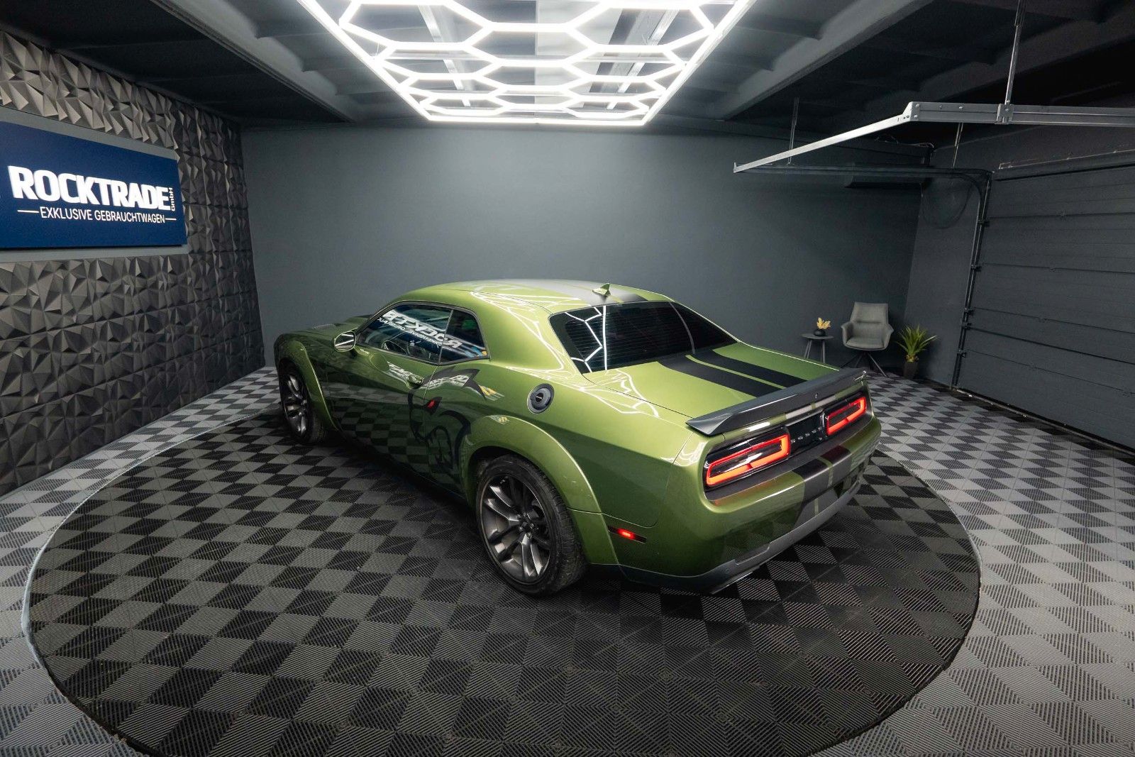 Fahrzeugabbildung Dodge Challenger 6.4 V8 SRT 392 R/T SCAT PACK WIDEBODY