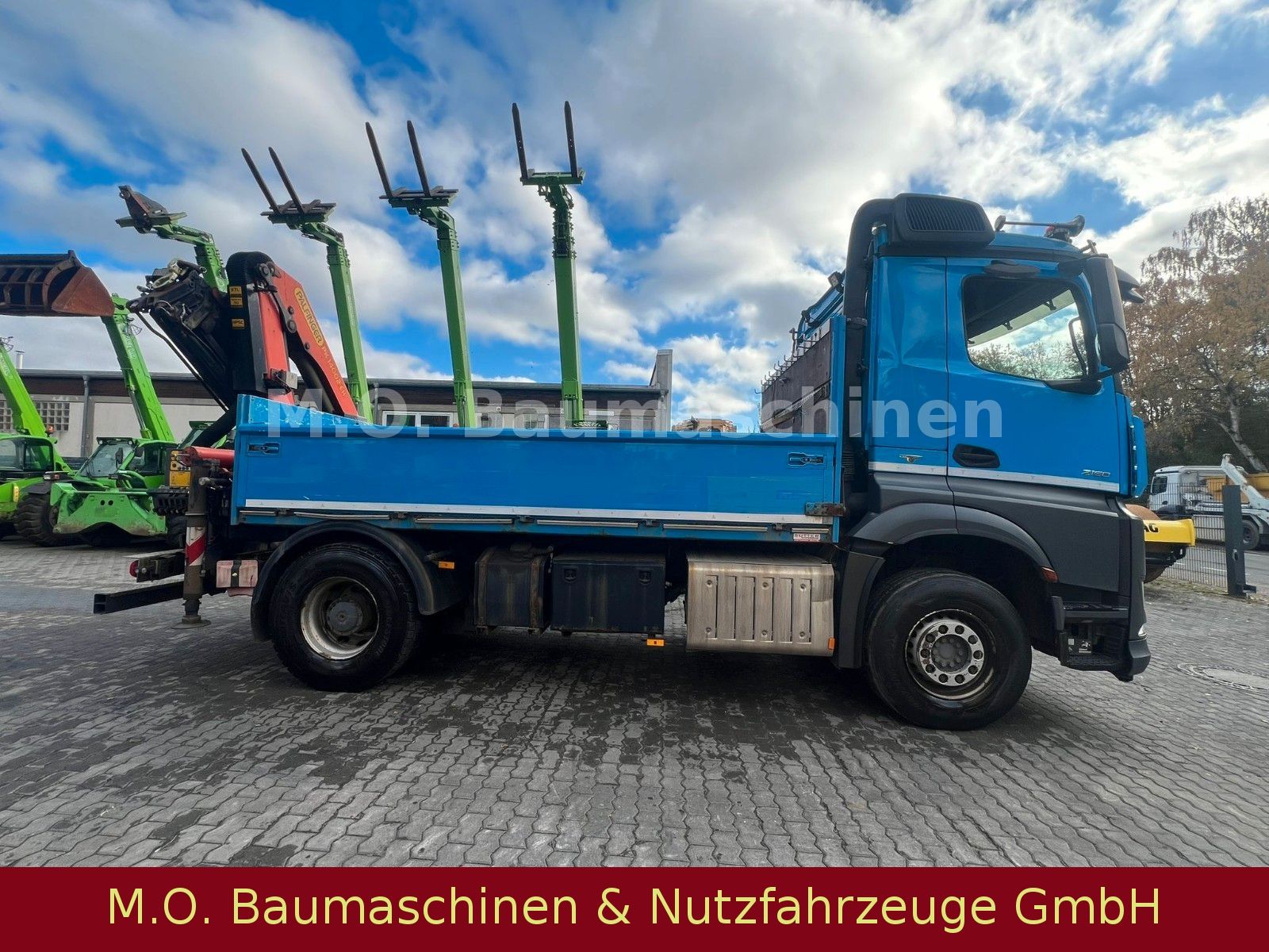 Fahrzeugabbildung Mercedes-Benz Arocs 2158 / Palfinger PK 14002