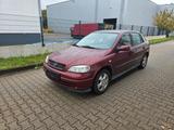 Opel Astra 1.8 16V Comfort 4-türig D 4 - Opel Astra Comfort mit Benzin-Antrieb