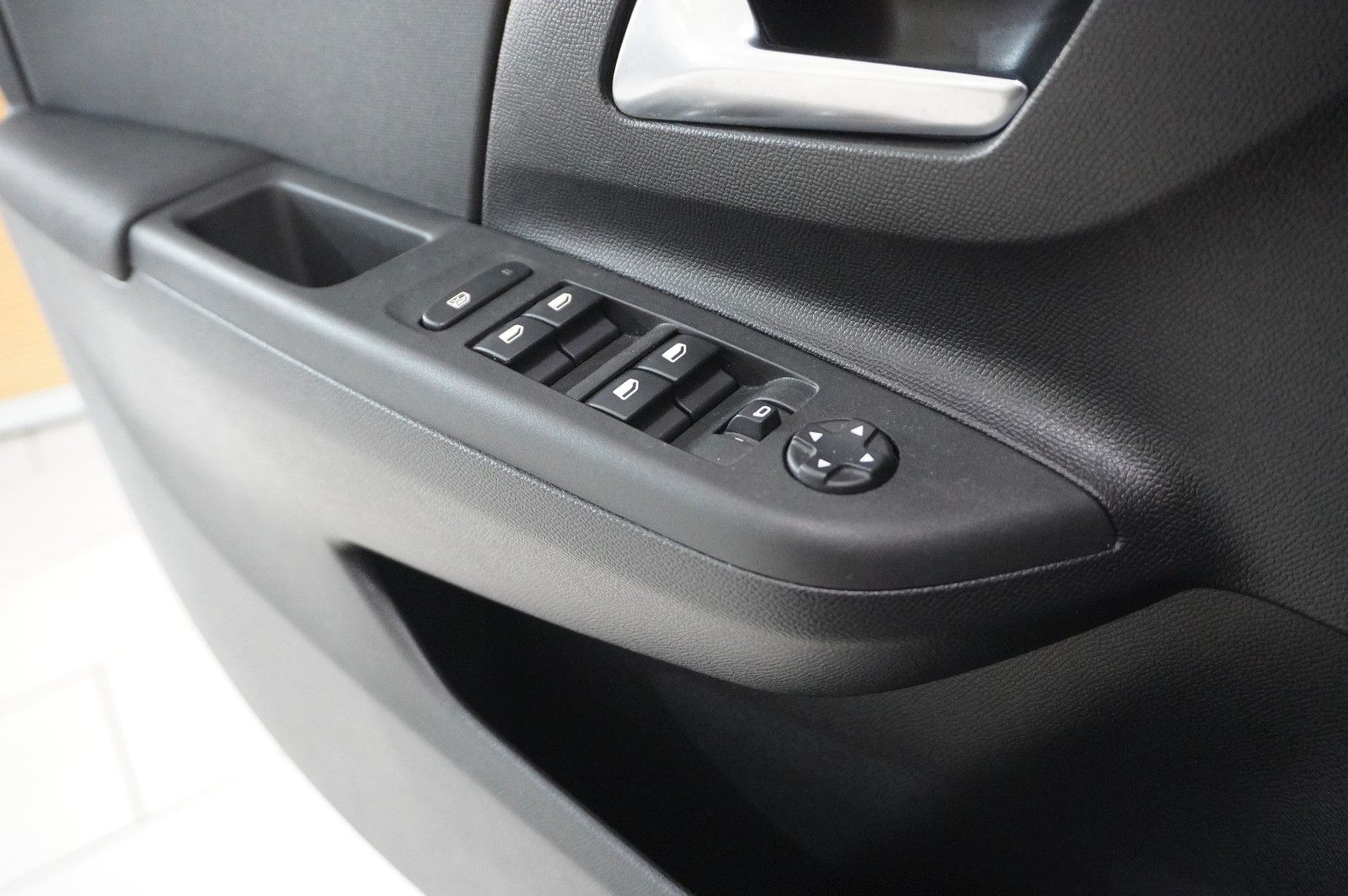 Fahrzeugabbildung Opel Corsa F 1.2 EDITION NAVI/KAMERA/SPORT/LHZ/DAB+