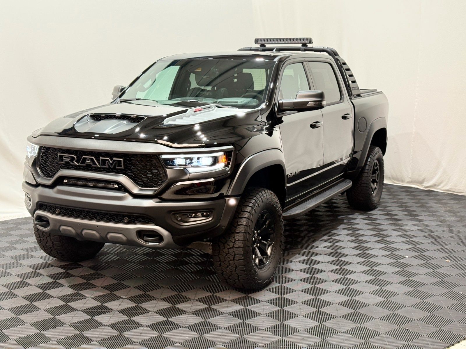 Fahrzeugabbildung Dodge RAM 1500 TRX  6.2  V8 Supercharged MY24