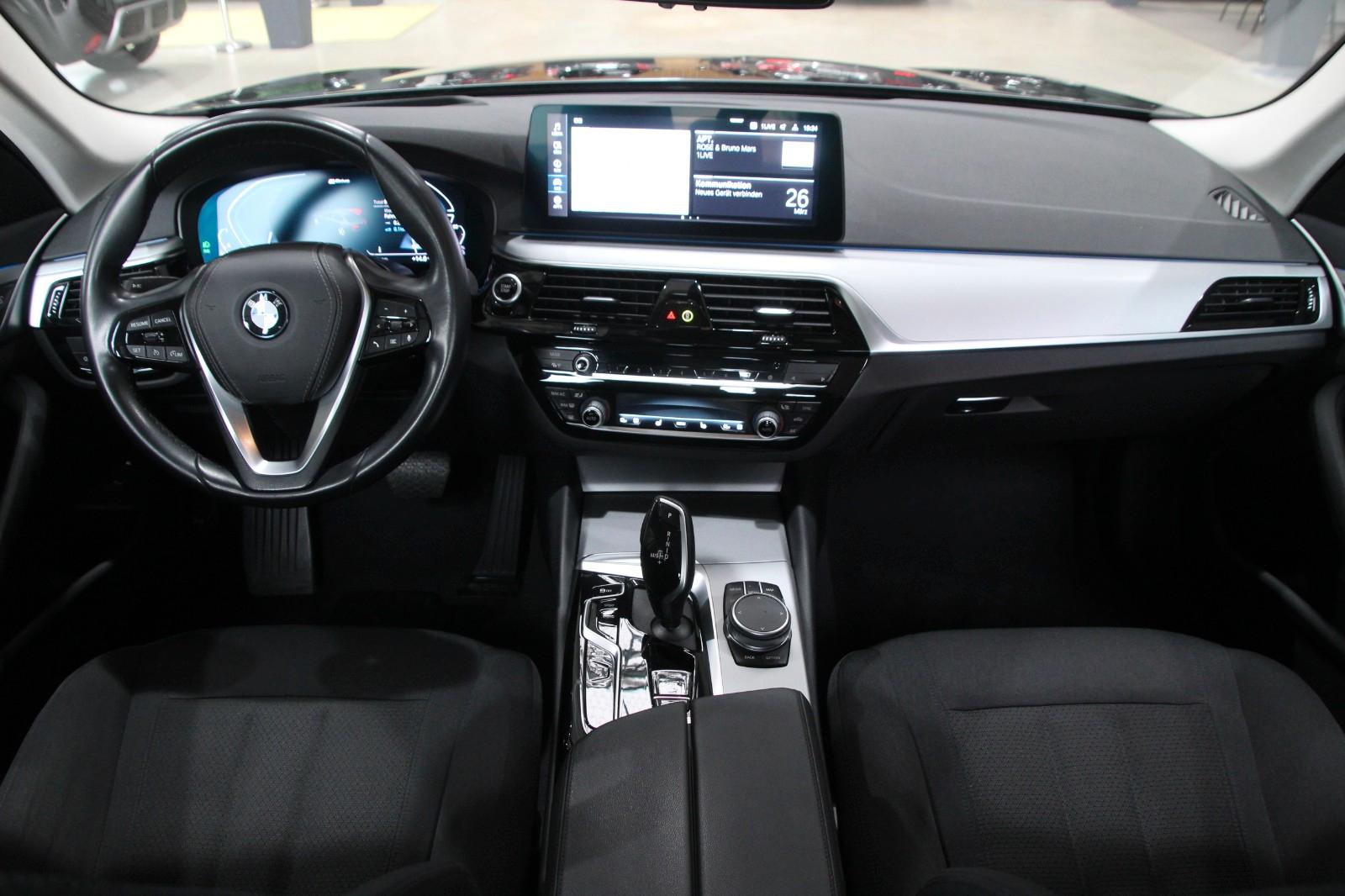 BMW 530 e *HUD*LASER*CAM*TOT*SPUR*VIRTUAL*