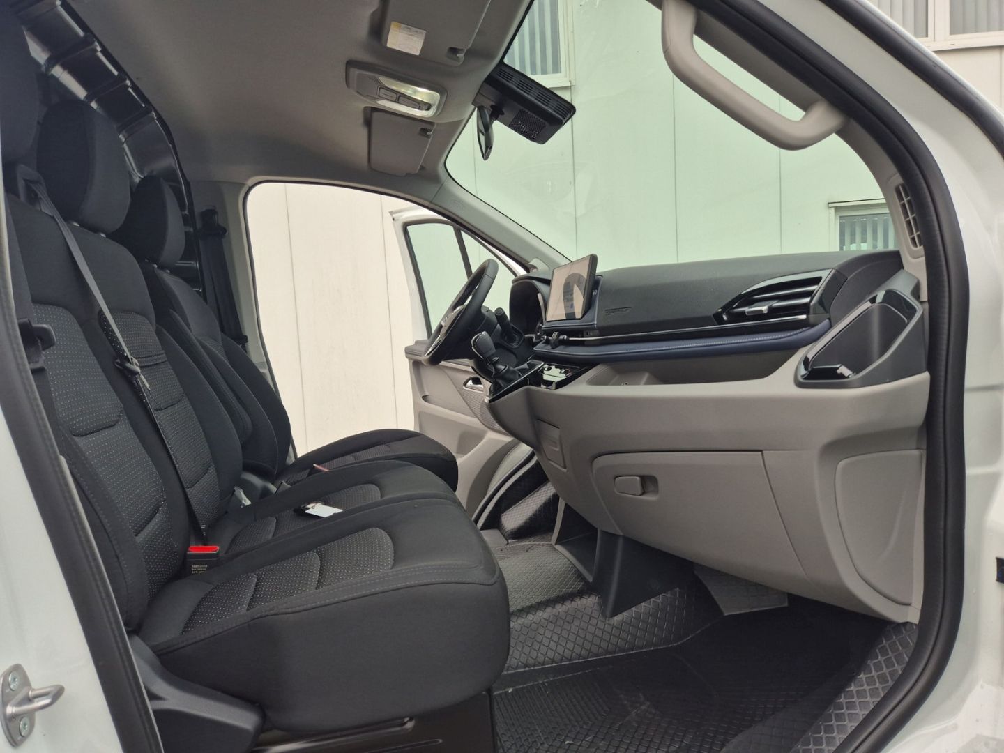 Fahrzeugabbildung Maxus Deliver7 2.0 TDCi KW L2 El. Schiebetüren CarPlay