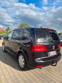 Volkswagen Touran - 3