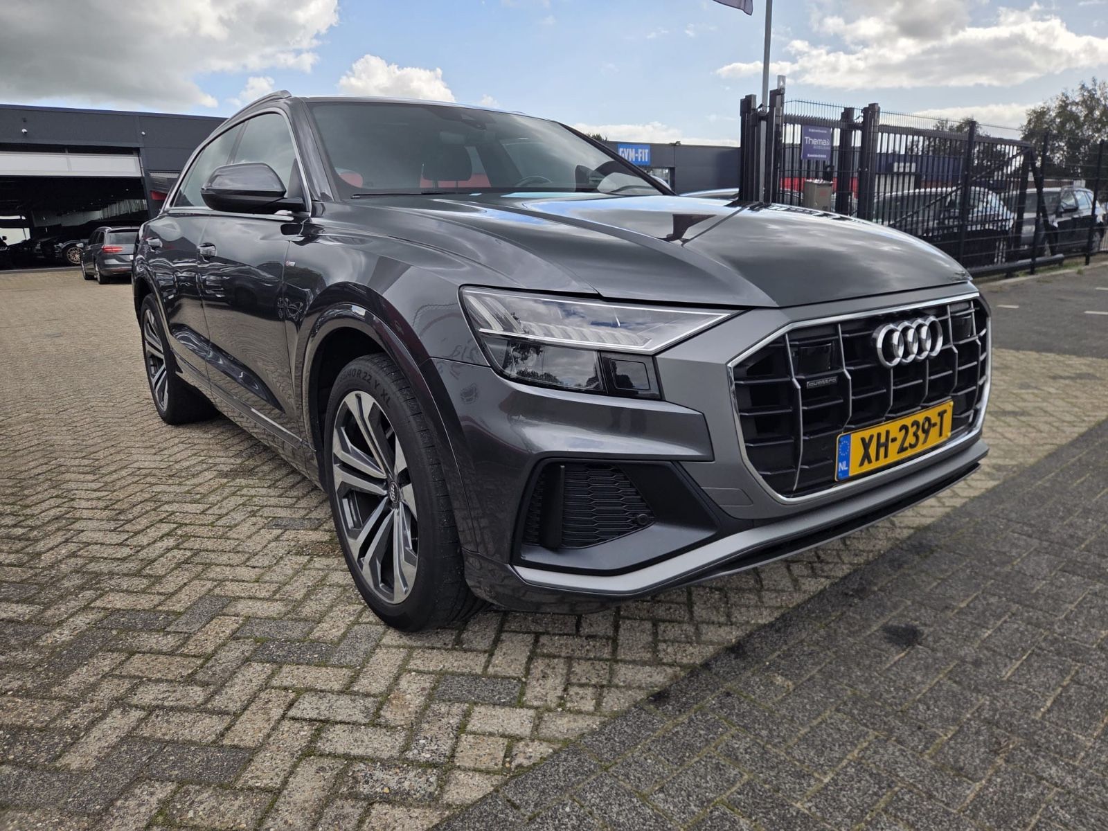 Audi Q8 50 TDI quattro *S-LINE* *PANORAMA* imagem 3