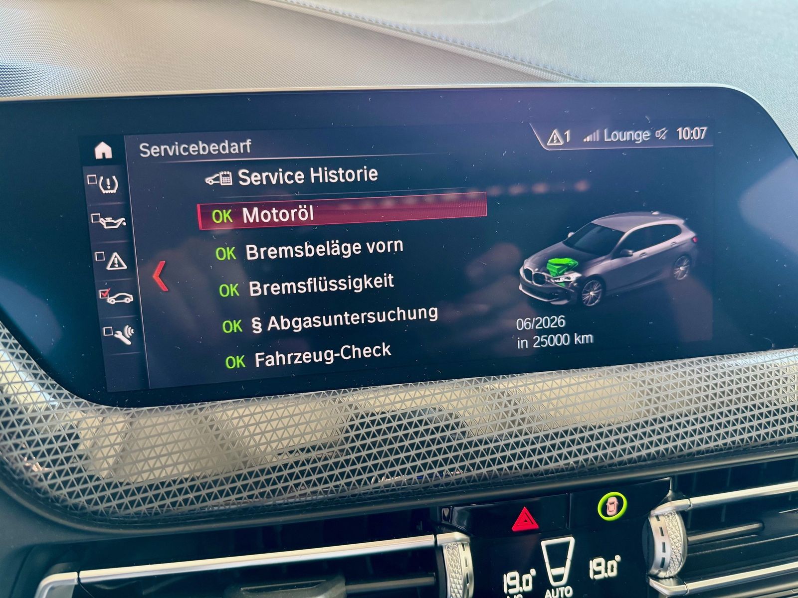 Fahrzeugabbildung BMW 118i M-Sportpaket | 18" LMR | Panodach | Lenkr.h