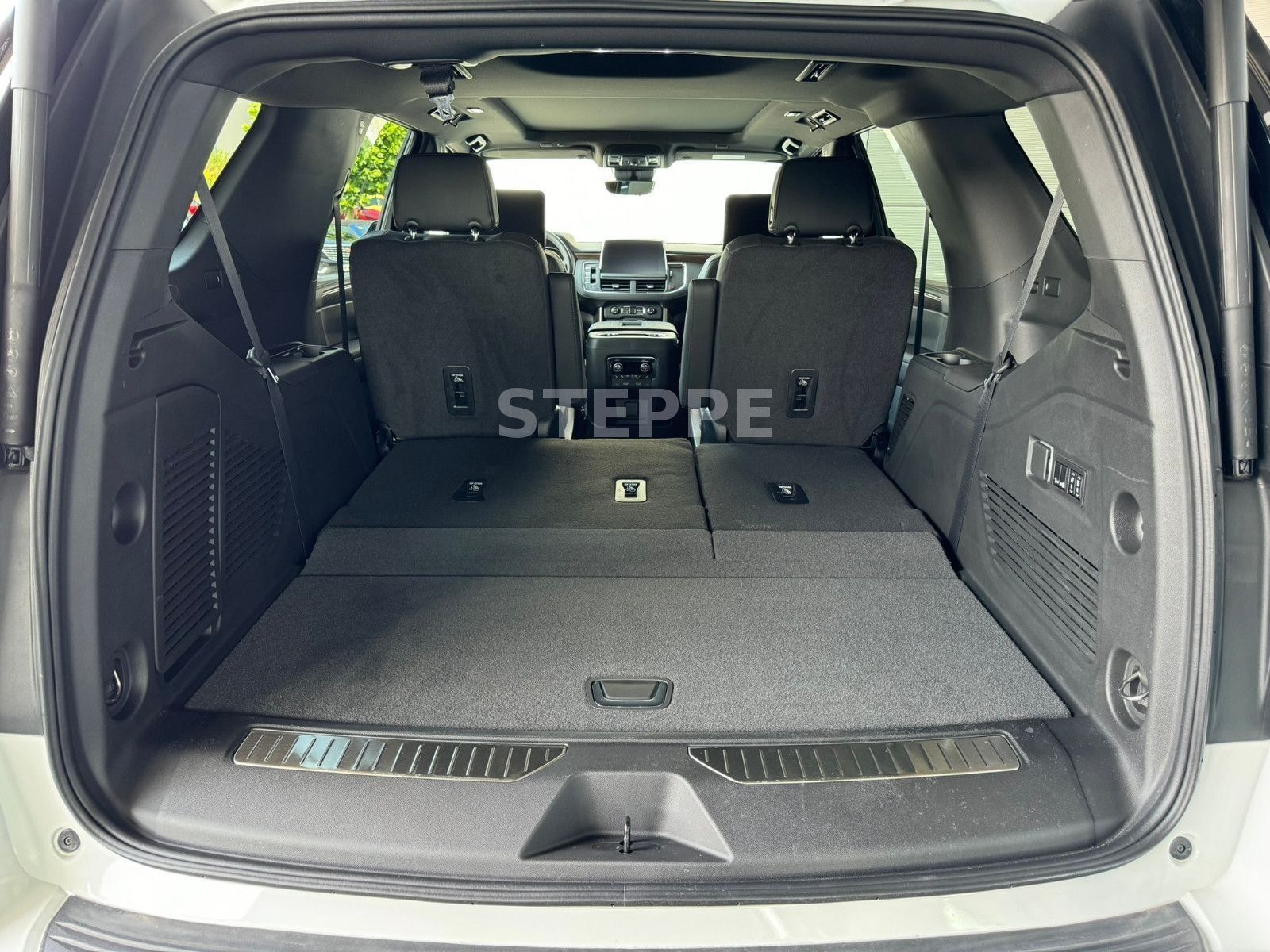 Chevrolet Tahoe 6,2 LPG  High Country AHK  22Alu