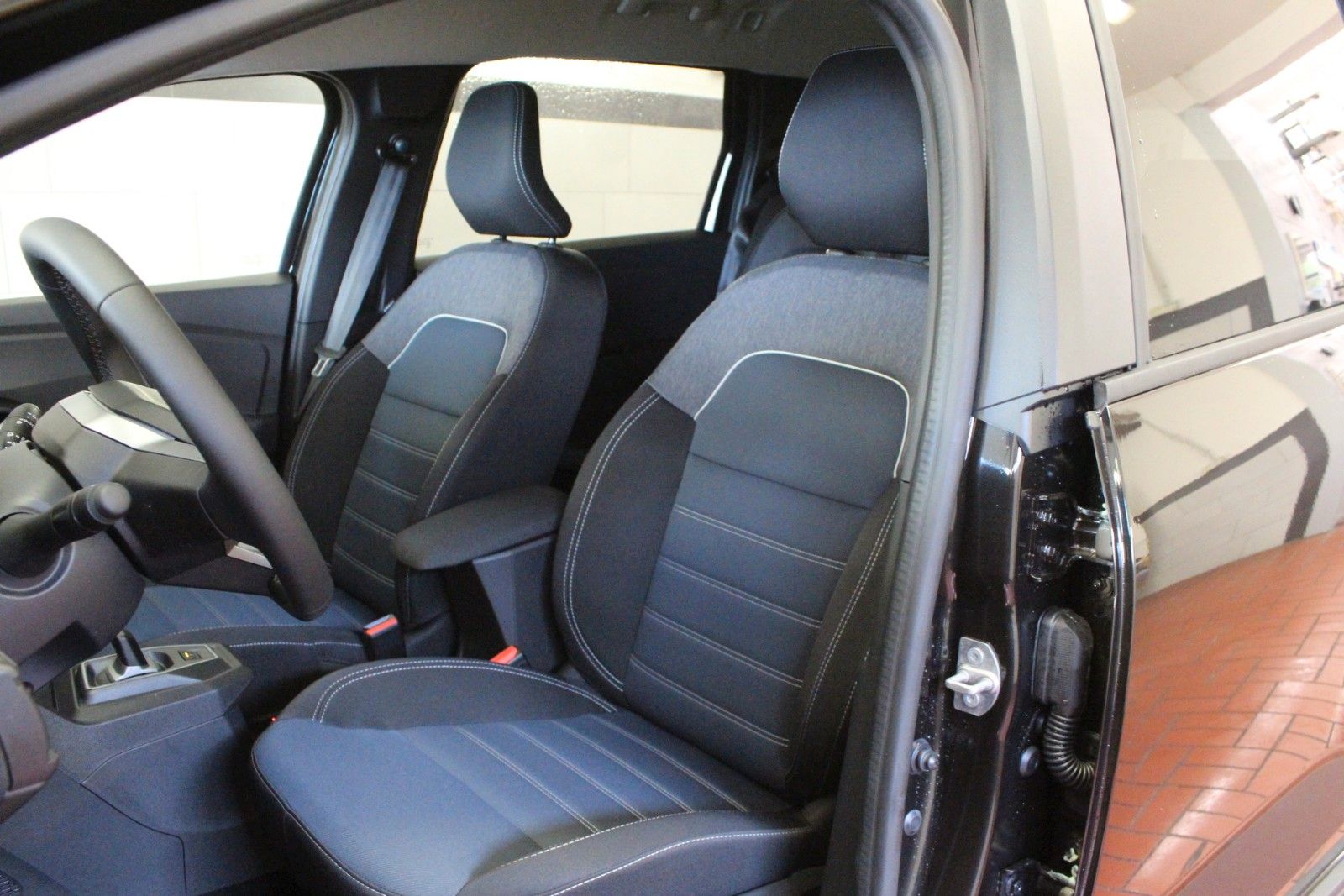 Fahrzeugabbildung Dacia Jogger Hybrid 155 Journey 7-Sitzer MY 2026