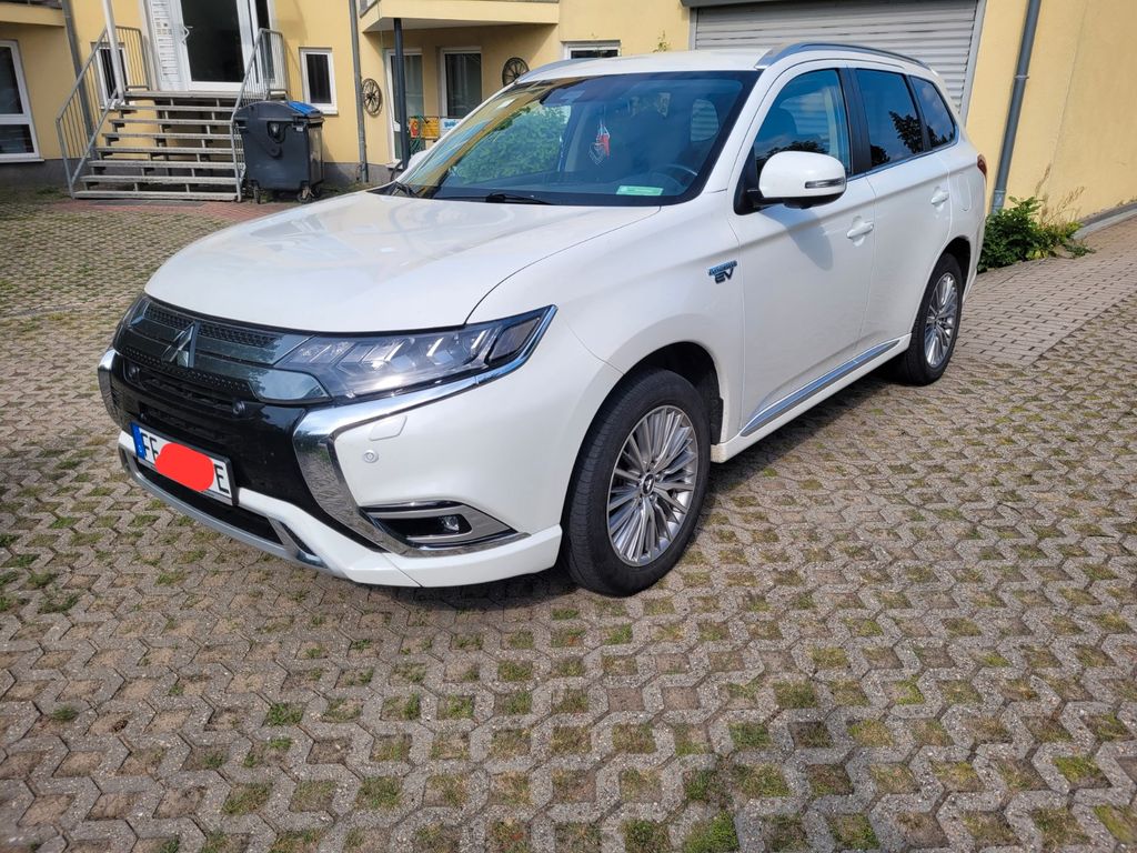 Image of Mitsubishi Outlander