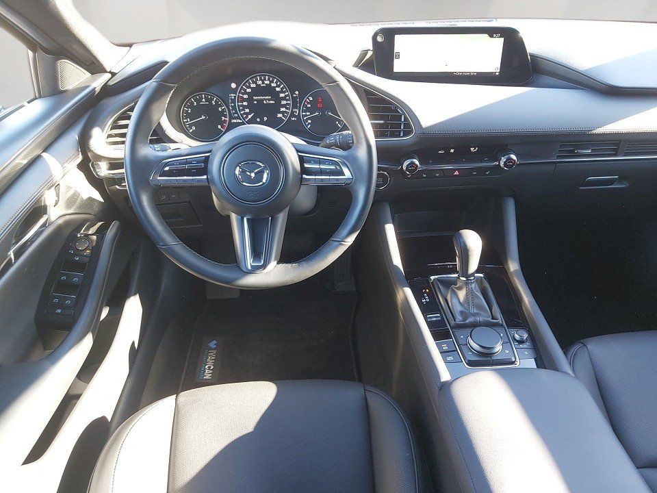 Fahrzeugabbildung Mazda 3 X 2.0i 186PS A/T SELECTION DES-P PRE-P LED-S