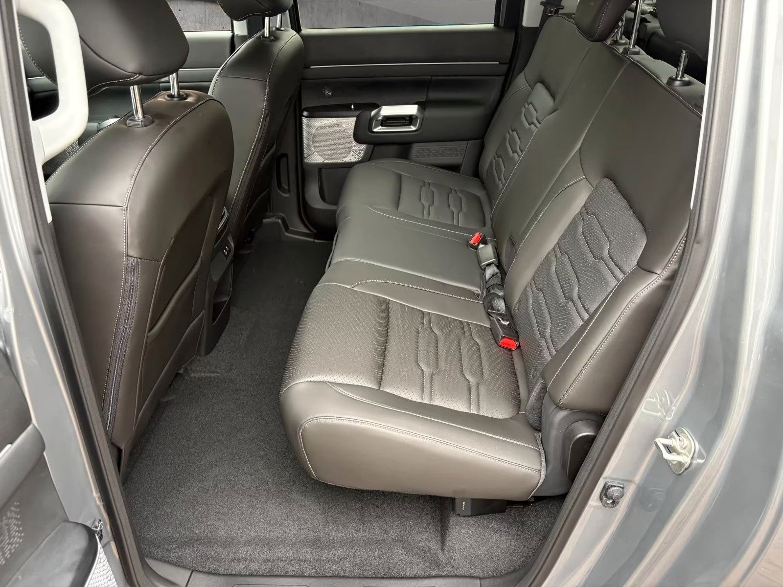 Fahrzeugabbildung DFSK DFM Rich 9 High End 4x4 2.3D