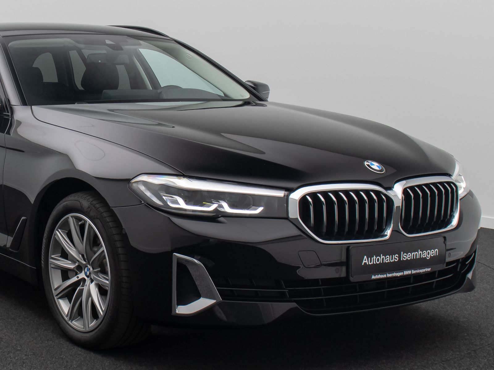 Fahrzeugabbildung BMW 530i xD Luxury Line DAB Kamera HiFi Sportstz 18"