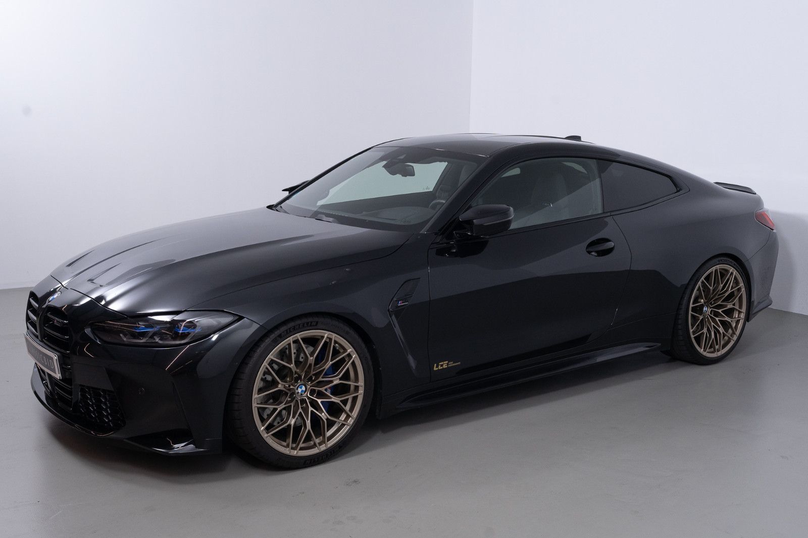 BMW M4 Coupe xDrive Competition LCE Performance