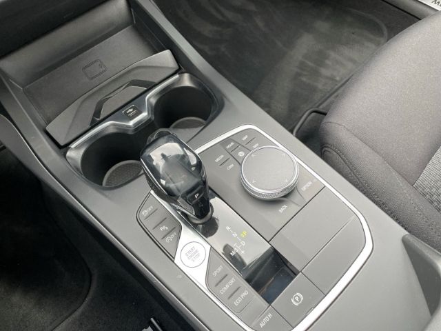 Fahrzeugabbildung BMW 118 i Advantage Autom. Navi, Sitzheizung, Tempom